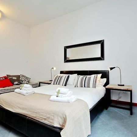 Cozy Apartment Fabia 300 Mt From Colosseum エクステリア 写真