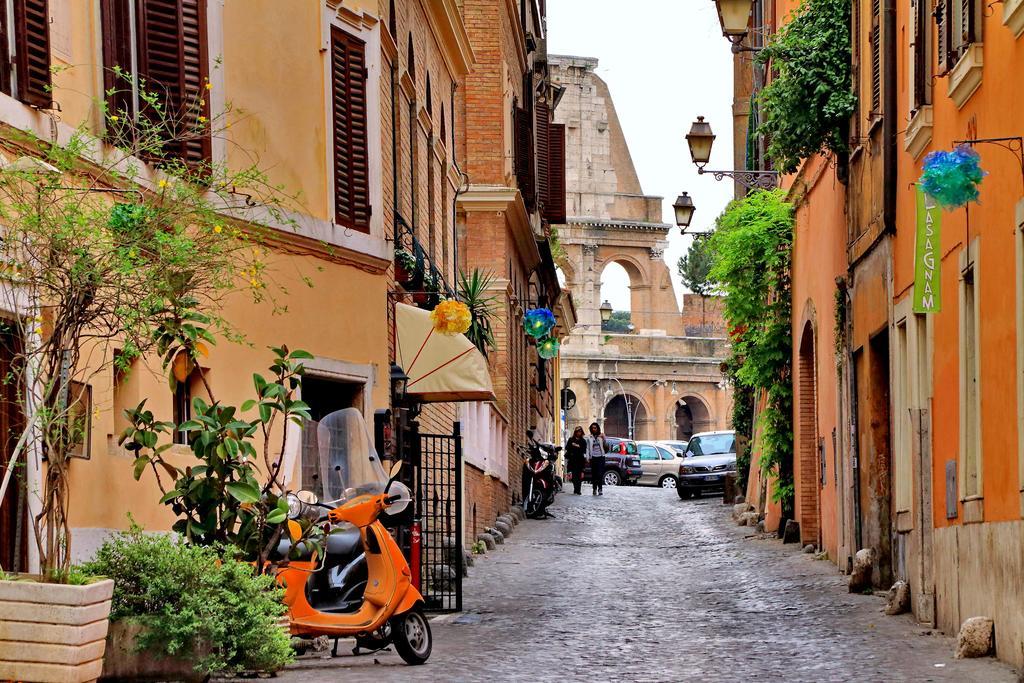 Cozy Apartment Fabia 300 Mt From Colosseum エクステリア 写真