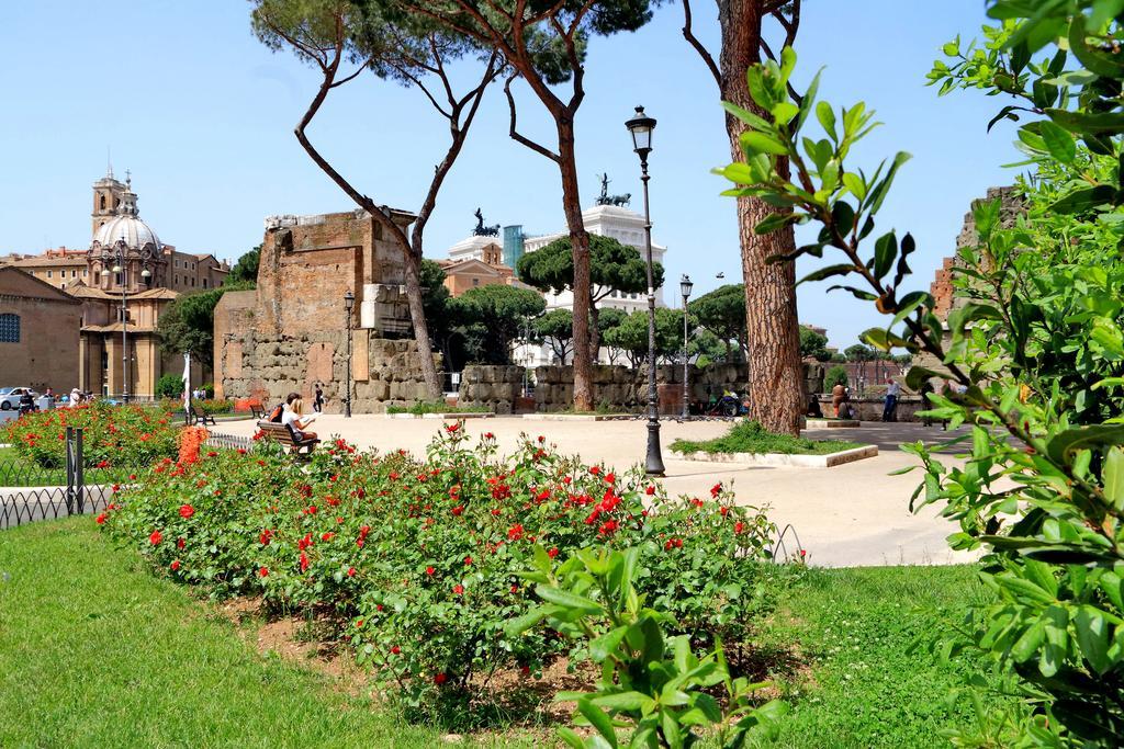 Cozy Apartment Fabia 300 Mt From Colosseum エクステリア 写真