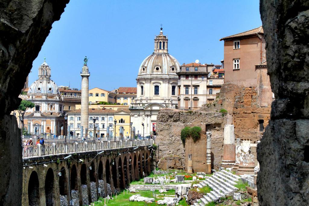 Cozy Apartment Fabia 300 Mt From Colosseum エクステリア 写真