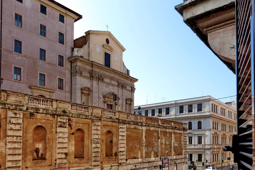 Cozy Apartment Fabia 300 Mt From Colosseum エクステリア 写真