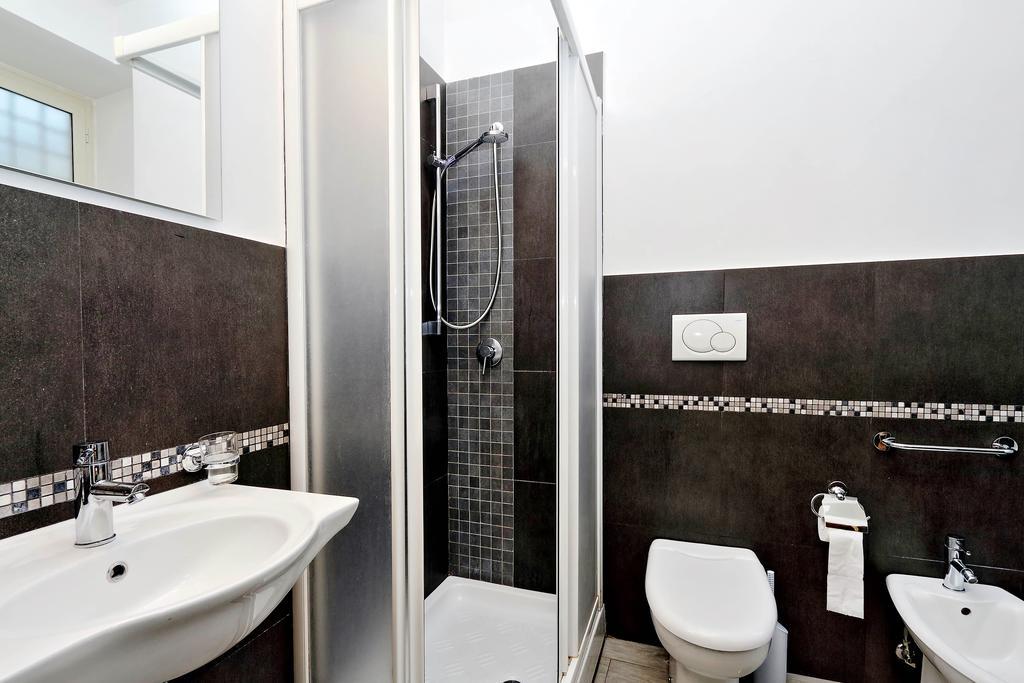 Cozy Apartment Fabia 300 Mt From Colosseum エクステリア 写真
