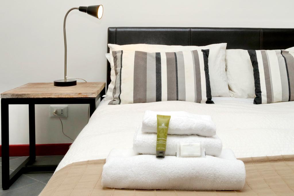 Cozy Apartment Fabia 300 Mt From Colosseum エクステリア 写真