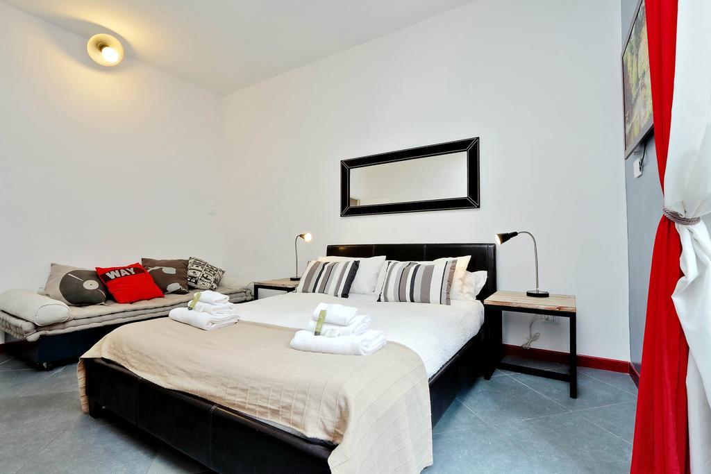 Cozy Apartment Fabia 300 Mt From Colosseum エクステリア 写真