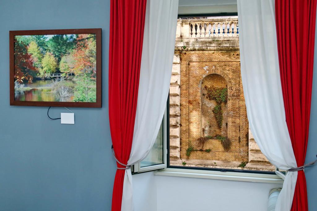 Cozy Apartment Fabia 300 Mt From Colosseum エクステリア 写真