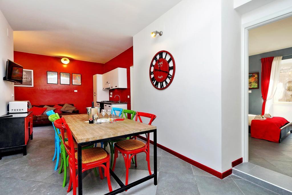 Cozy Apartment Fabia 300 Mt From Colosseum エクステリア 写真