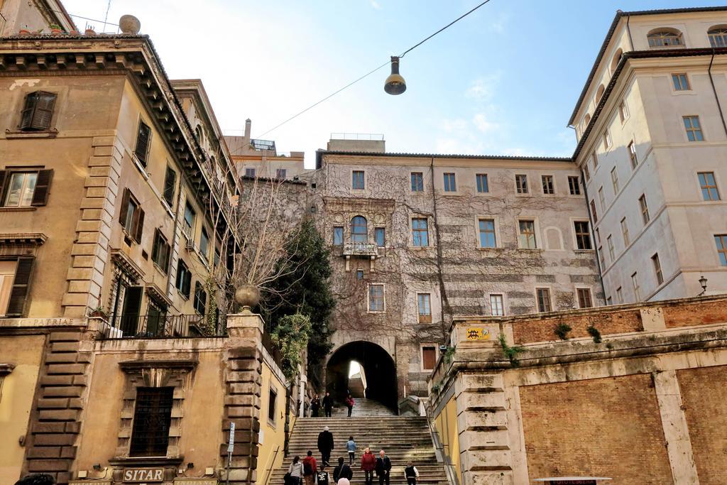 Cozy Apartment Fabia 300 Mt From Colosseum エクステリア 写真